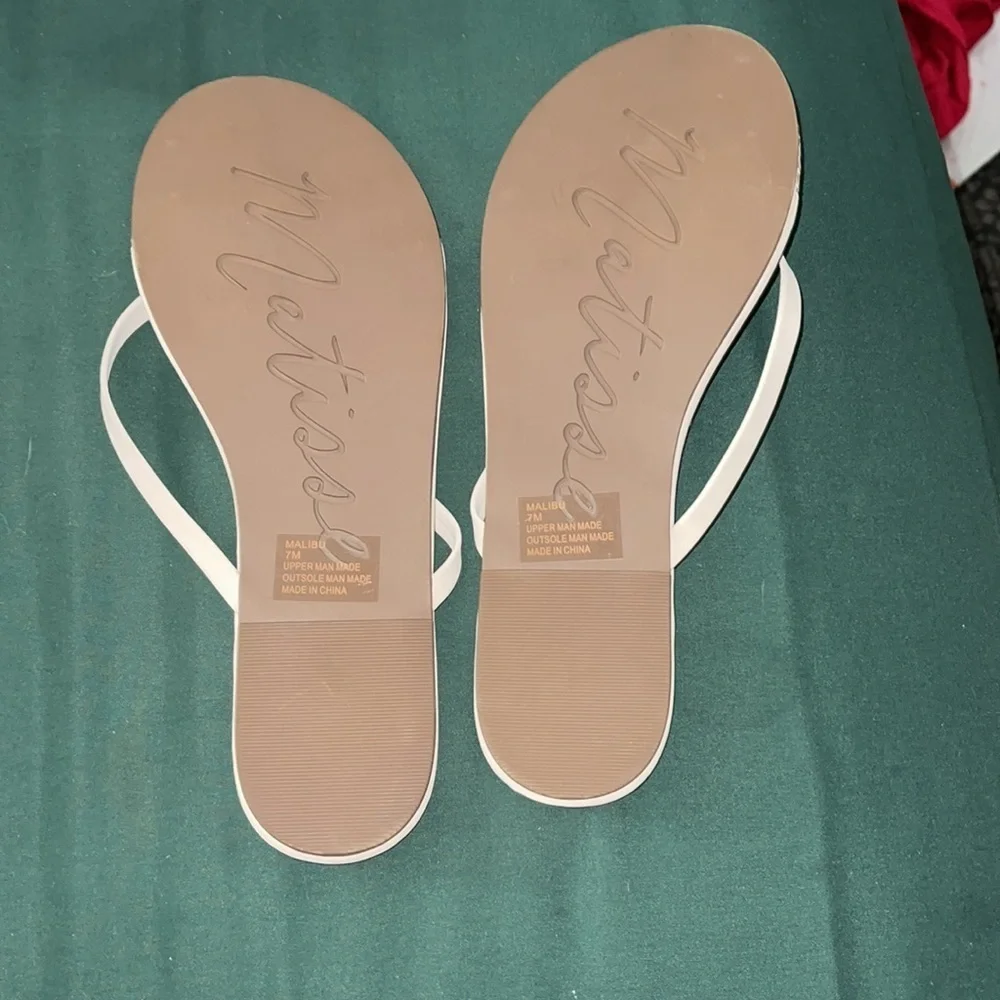 Size 7 nude/tan snake skin sandals
